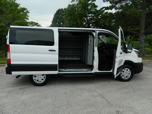 Used 2023 Ford Transit 250 Low Roof RWD image 13