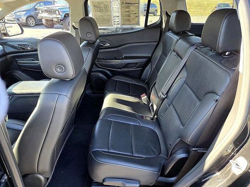 Used 2023 GMC Acadia SLT image 13