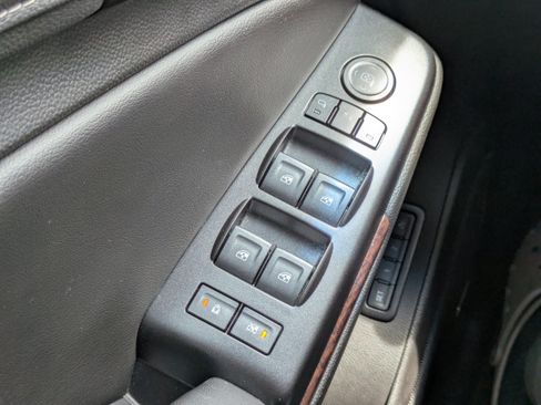 Used 2018 GMC Yukon XL SLT AWD/4WD image 33
