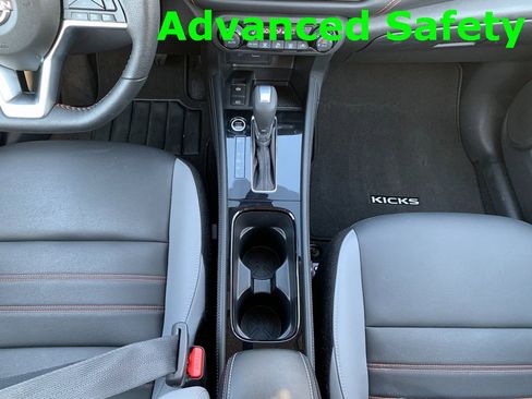 Used 2023 Nissan Kicks SR w/ SR Premium Package image 17