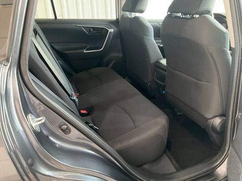 Used 2021 Toyota RAV4 LE FWD image 21