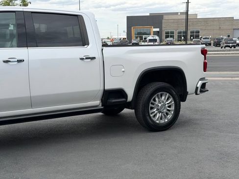 Used 2023 Chevrolet Silverado 3500 High Country w/ Z71 Off-Road Package AWD/4WD image 10