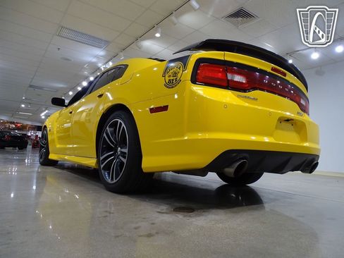 Used 2012 Dodge Charger SRT8 Super Bee w/ Driver Convenience Group II image 11