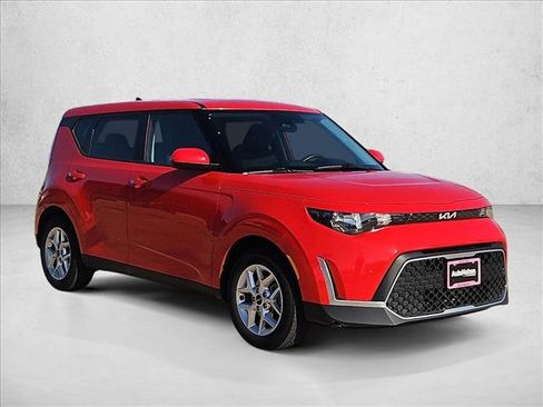 Used 2024 Kia Soul LX w/ Option Group 015 FWD image 9