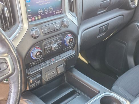 Used 2021 Chevrolet Silverado 1500 LT Trail Boss w/ Bed Protection Package image 17