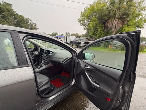 Used 2014 Ford Focus SE w/ Equipment Group 201A FWD image 13