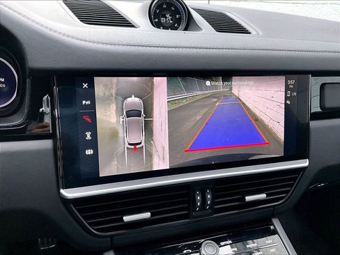 Certified 2023 Porsche Cayenne Turbo AWD/4WD image 26