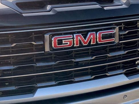 Used 2025 GMC Sierra 2500 AT4 w/ AT4 Premium Plus Package image 29