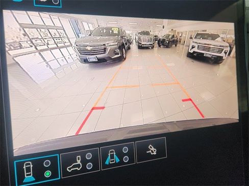 Certified 2025 GMC Yukon Denali image 18