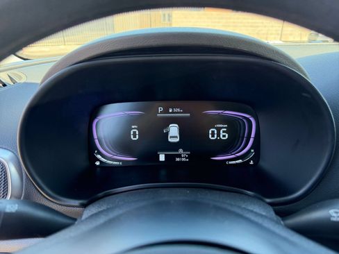 Used 2025 Kia Soul LX w/ LX Technology Package FWD image 37