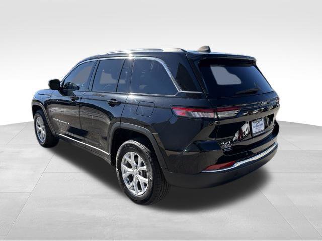 Used 2023 Jeep Grand Cherokee Limited w/ Trailer Tow Prep Group (B) AWD/4WD image 11