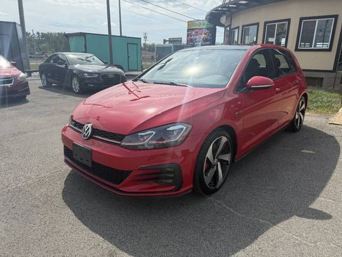 Used 2018 Volkswagen GTI SE w/ SE Leather Package FWD image 2