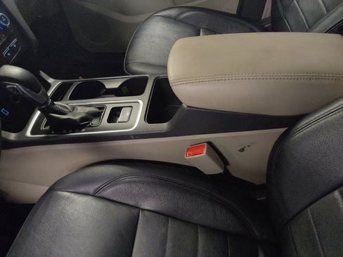 Used 2018 Ford Escape SE w/ SE Sync 3 Package FWD image 26