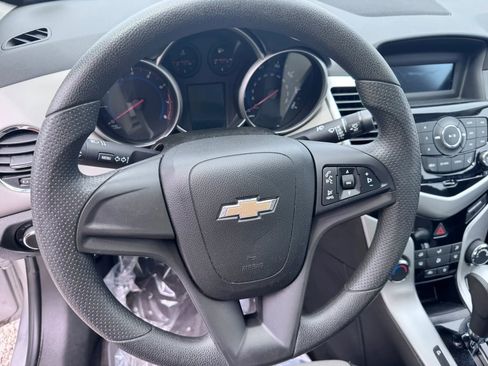 Used 2016 Chevrolet Cruze LS FWD image 14