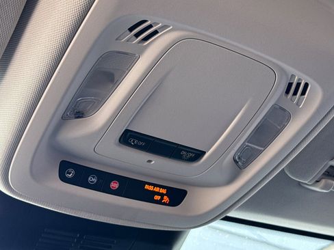 Used 2025 Buick Envision Sport Touring image 22