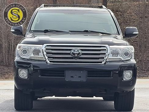 Used 2013 Toyota Land Cruiser image 2