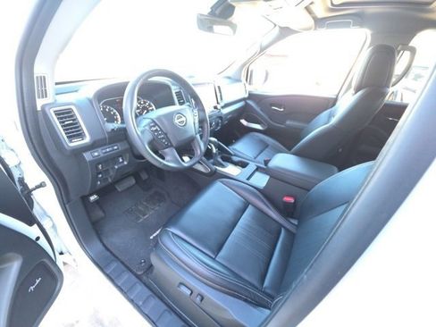 Used 2024 Nissan Frontier SL w/ Technology Package image 12