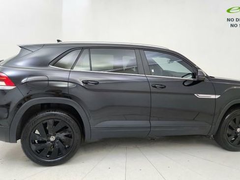 Used 2024 Volkswagen Atlas Cross Sport SE w/ Black Wheel Package image 6