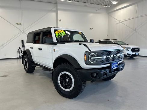 Used 2023 Ford Bronco Badlands w/ Sasquatch Package image 4