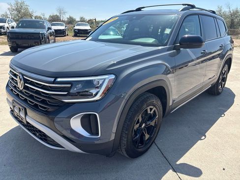 Used 2024 Volkswagen Atlas Peak Edition SE AWD/4WD image 1