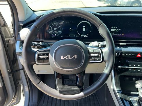 Used 2024 Kia Carnival SX Prestige FWD image 11