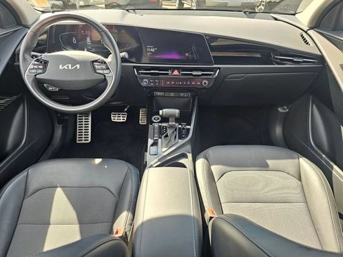 Used 2023 Kia Niro EX Touring FWD image 9