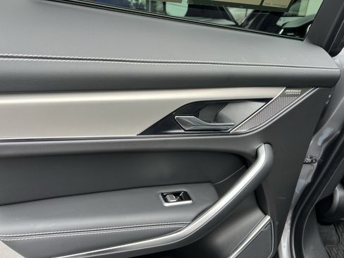 Certified 2025 Jaguar F-PACE R-Dynamic S image 31