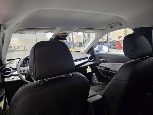 New 2026 Chevrolet Trax LT image 14