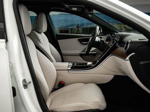 Certified 2025 Mercedes-Benz C 300 4MATIC Sedan image 25