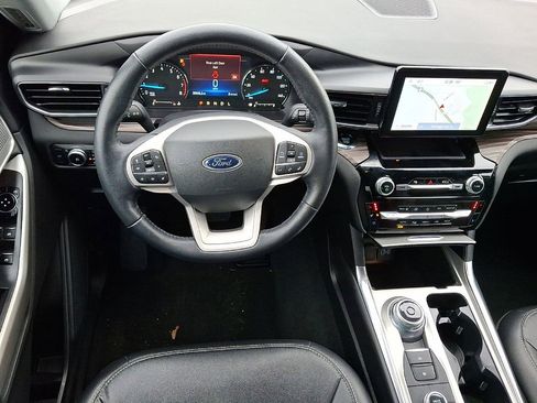 Certified 2022 Ford Explorer Limited w/ Equipment Group 301A image 20
