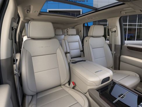 New 2026 GMC Yukon Denali w/ Denali Reserve Package AWD/4WD image 17
