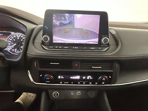 Used 2023 Nissan Rogue S AWD/4WD image 24