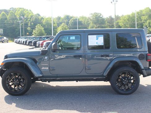 Used 2024 Jeep Wrangler Unlimited Sahara AWD/4WD image 4