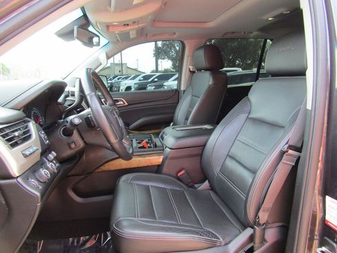 Used 2017 GMC Yukon Denali AWD/4WD image 9