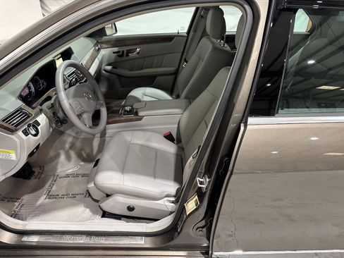 Used 2011 Mercedes-Benz E 350 Sedan image 31