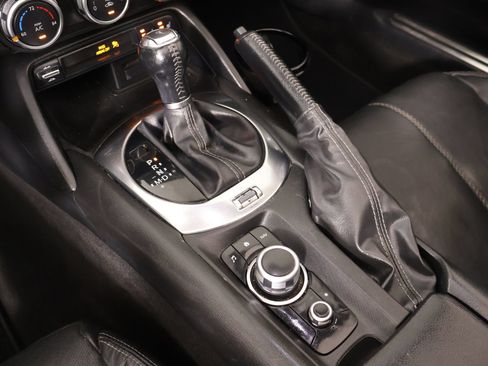 Used 2020 MAZDA MX-5 Miata RF Grand Touring RWD image 9