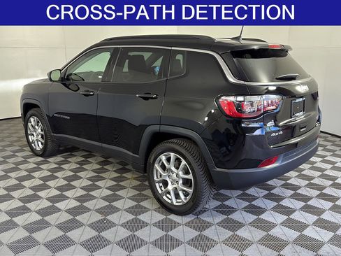 Used 2022 Jeep Compass Latitude w/ Sun and Sound Group image 7