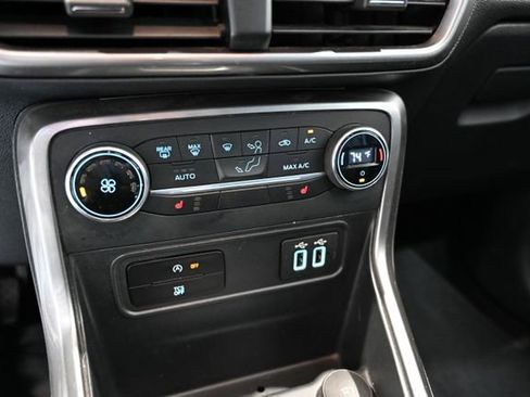 Used 2020 Ford EcoSport SE w/ SE Convenience Package image 18