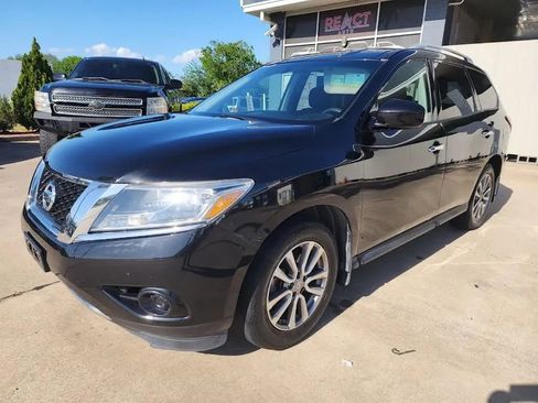 Used 2015 Nissan Pathfinder S image 1