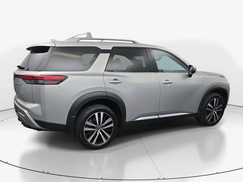 Used 2024 Nissan Pathfinder Platinum w/ Cargo Package image 7