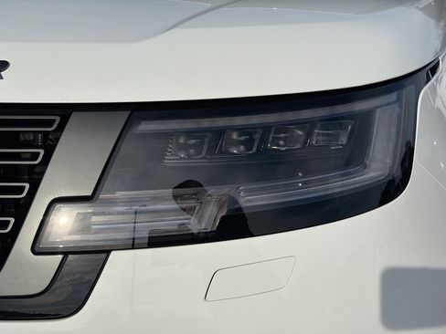 New 2026 Land Rover Range Rover SE image 9