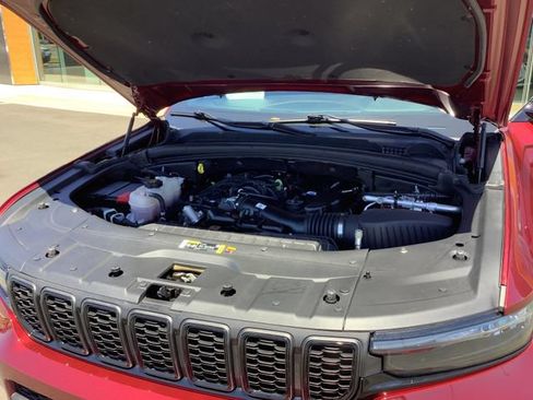 Used 2023 Jeep Grand Cherokee L Laredo AWD/4WD image 44