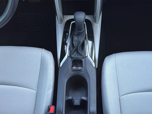 Used 2025 Toyota Corolla Cross L image 22