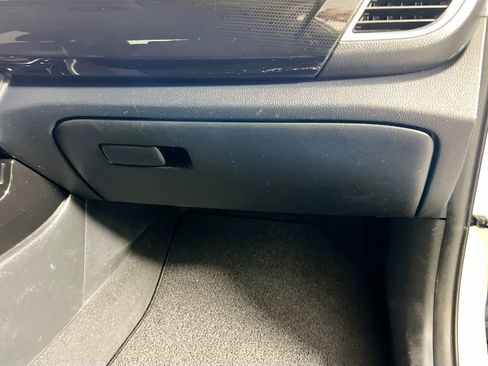 Used 2024 Kia Seltos S AWD/4WD image 34