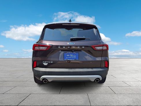 Certified 2023 Ford Escape Active w/ Cold Weather Package FWD image 5