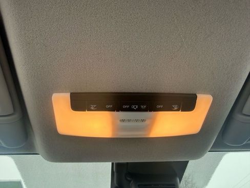 Used 2020 Nissan Versa S image 25