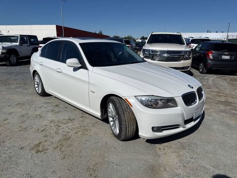 Used 2011 BMW 335i Sedan image 3