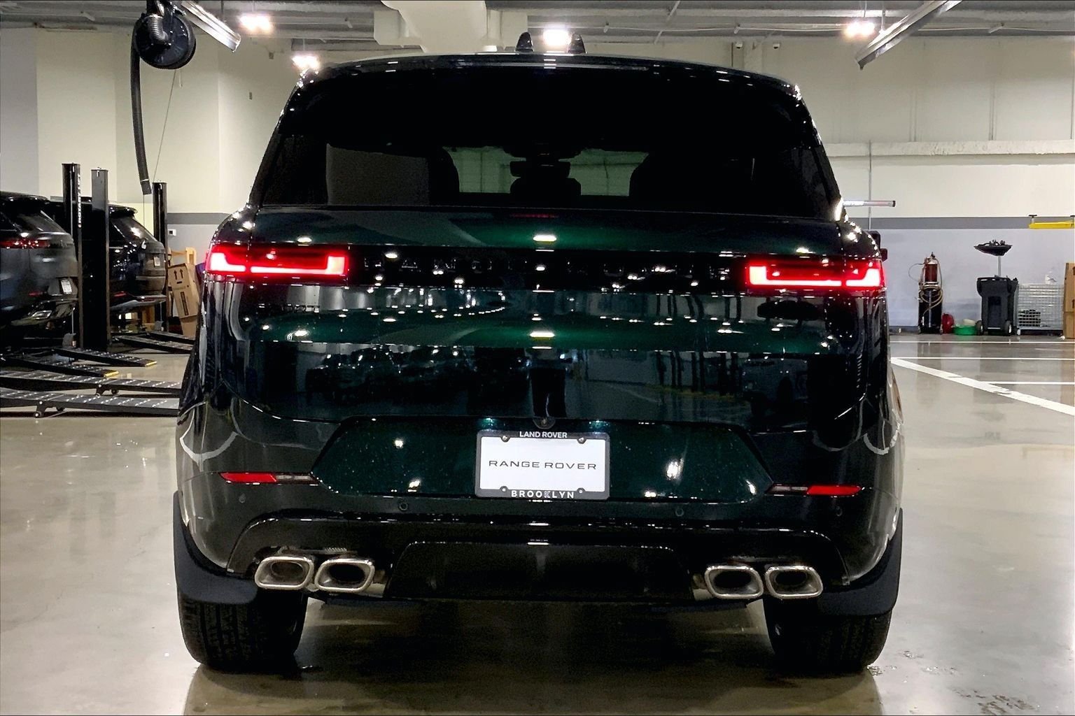 New 2027 Land Rover Range Rover Sport Dynamic SE AWD/4WD image 4