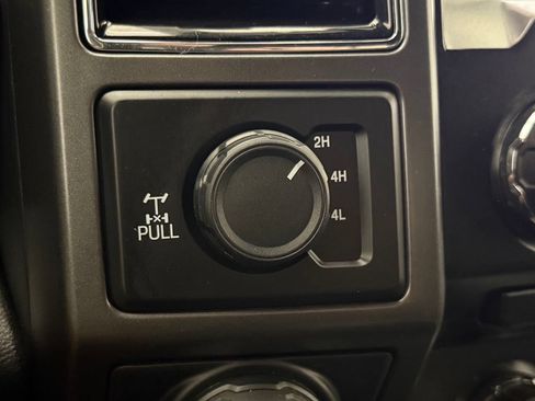 Used 2018 Ford F150 XLT w/ Equipment Group 302A Luxury AWD/4WD image 18