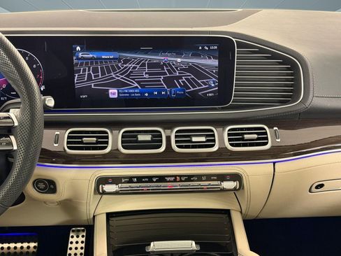 Used 2024 Mercedes-Benz GLS 450 4MATIC image 24